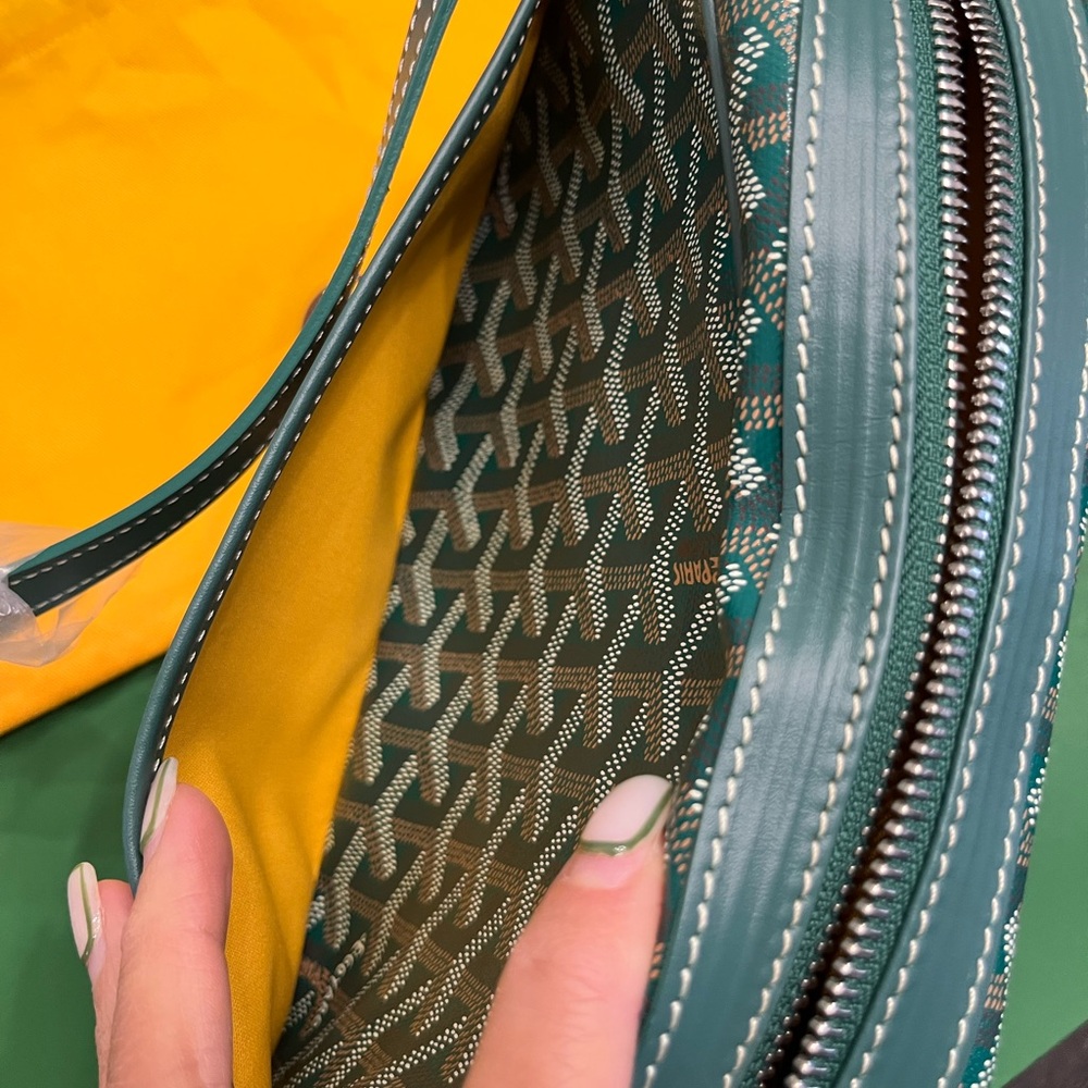 NEW 💚 Goyard SAC CAP-VERT PM Unisex Green Crossbody - Authentic *FULL SET* - Picture 16 of 16